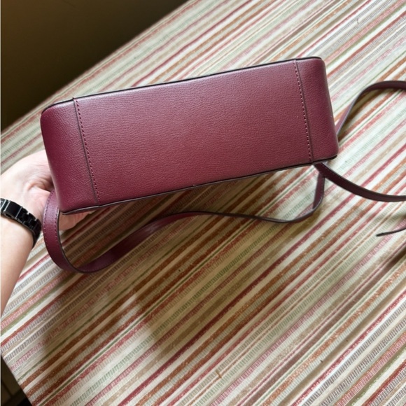 Kate Spade Brown Crossbody Bag with Structured Design - Picture 4 of 7